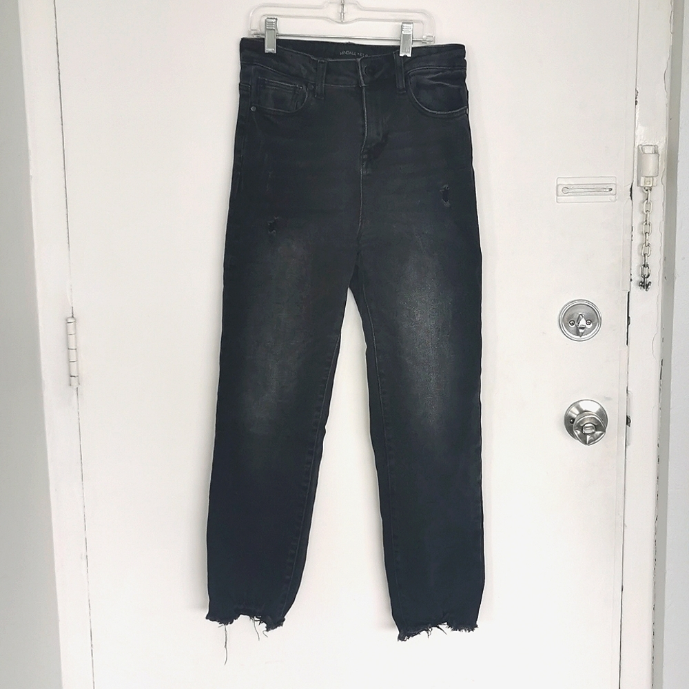 BLACK JEANS